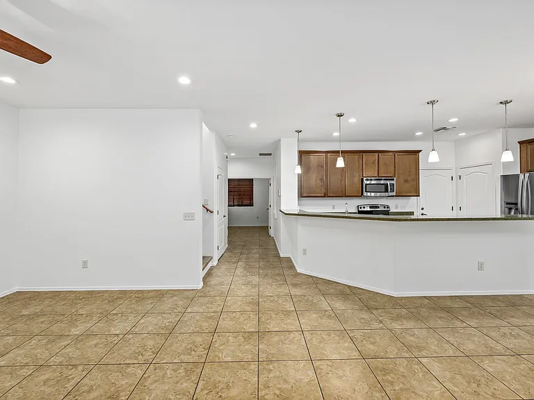 4261 N Golden Ridge Ln — Photo 4