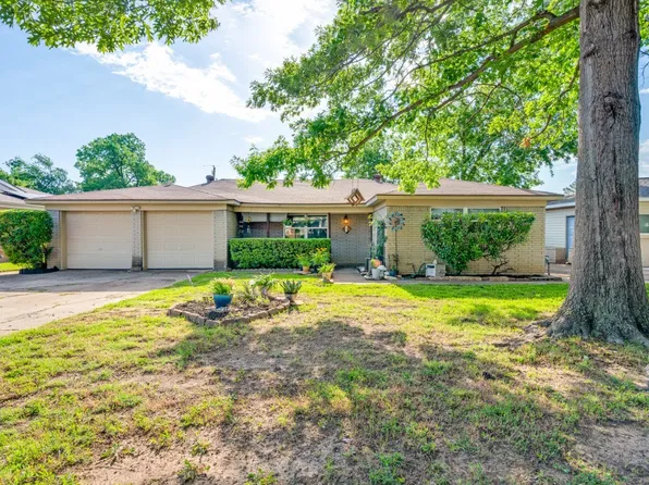 1224 Simpson Dr, Hurst, TX 76053