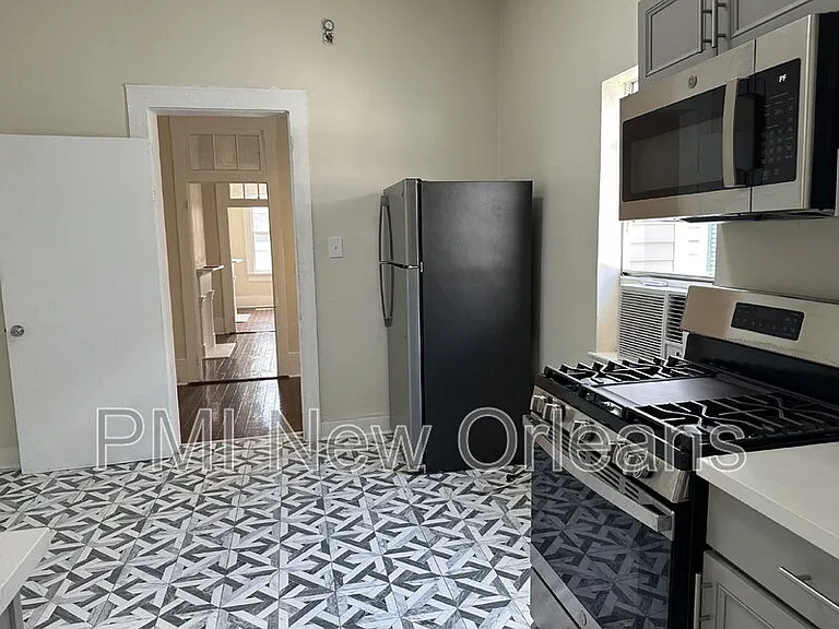 2427 Rousseau St — Photo 11