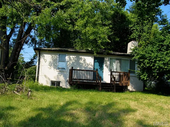 9833 Balboa Dr, Saint Louis, MO 63136
