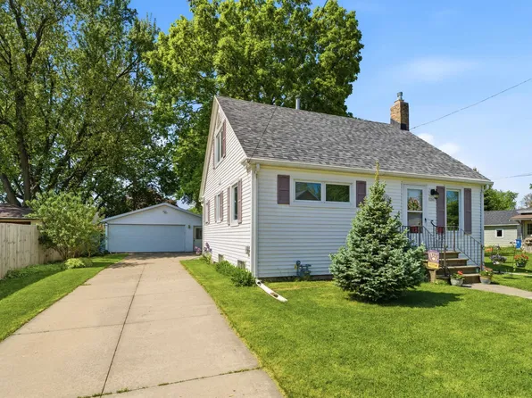 1341 Otter Ave, Oshkosh, WI 54901