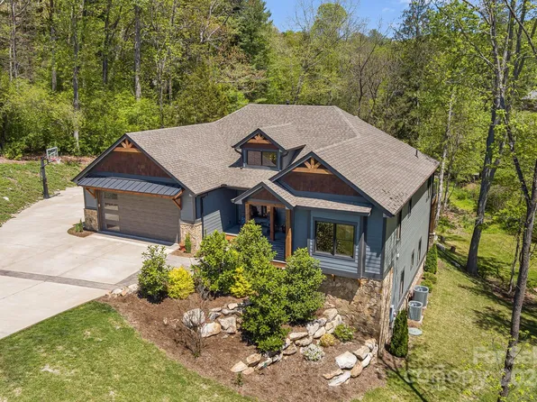 11 Shaker Ct, Asheville, NC 28805