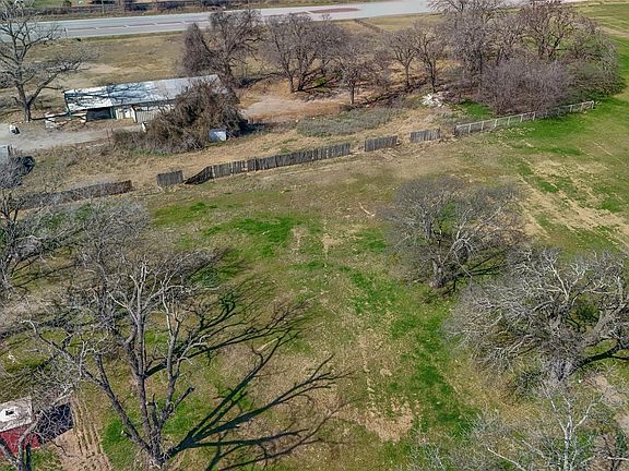 3rd image of 2311 Fort Worth Hwy