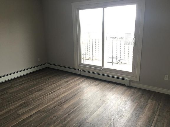 2nd image of 2712 7th Ave