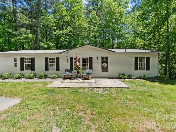 122 Fallswood Ct, Hendersonville, NC 28739