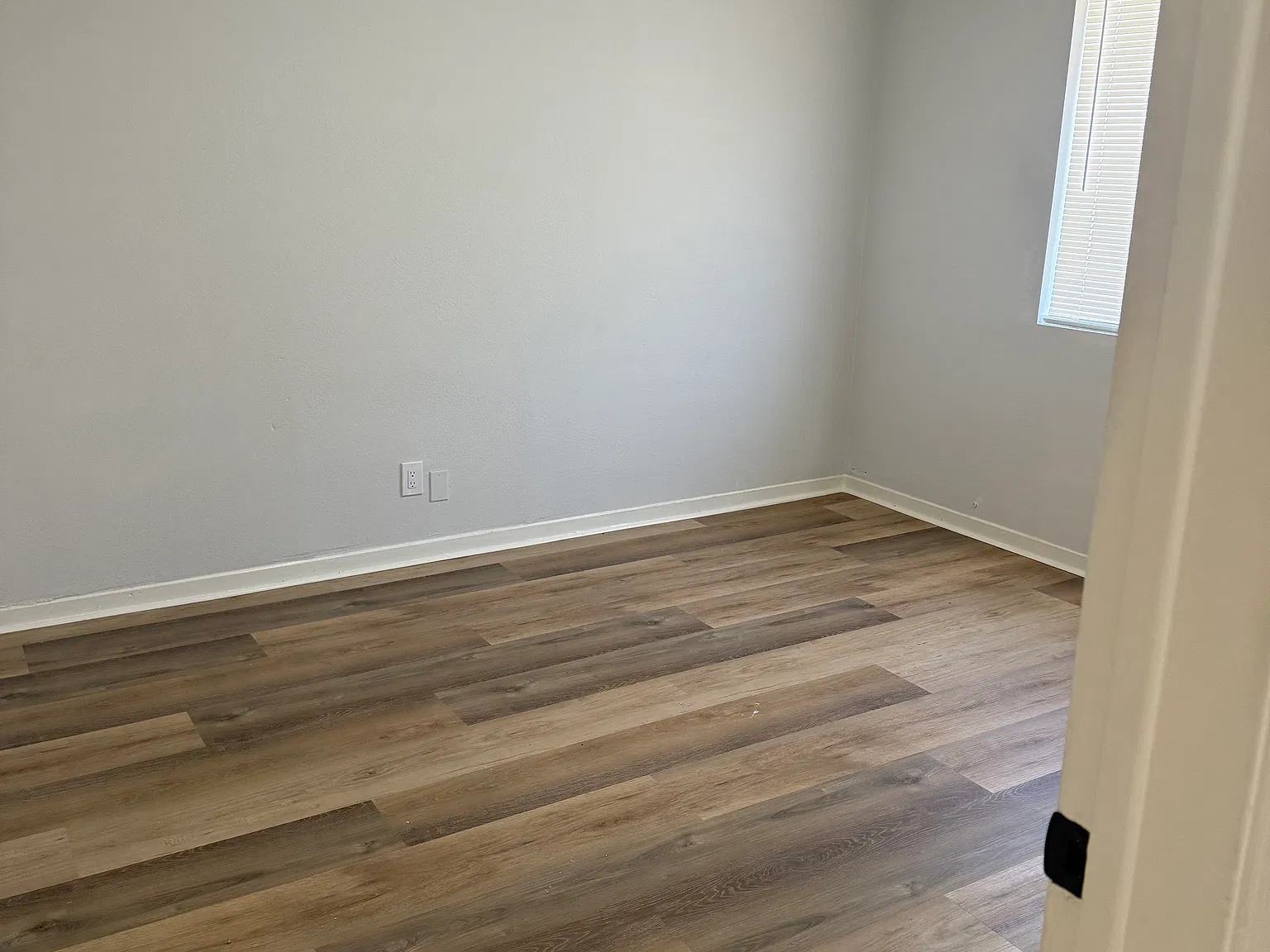 7727 S Western Ave — Photo 4