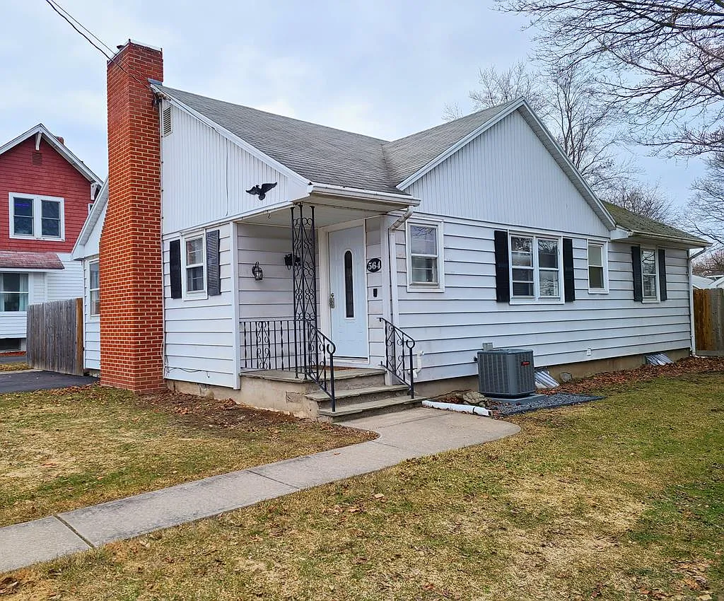 564 Coburn St photo 1