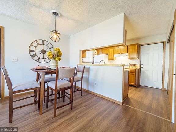 5th image of 2549 Brookdale Ln