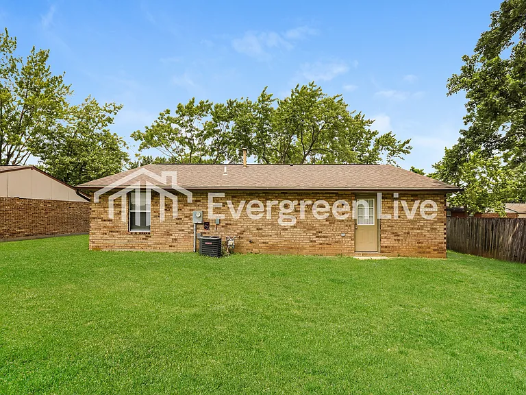 6240 Greenfield Way — Photo 15