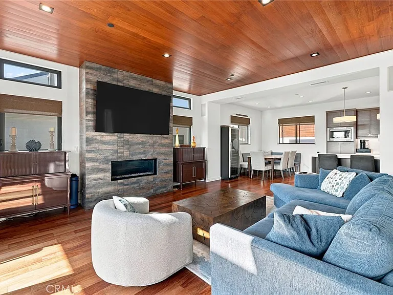 122 Manhattan Ave — Photo 3