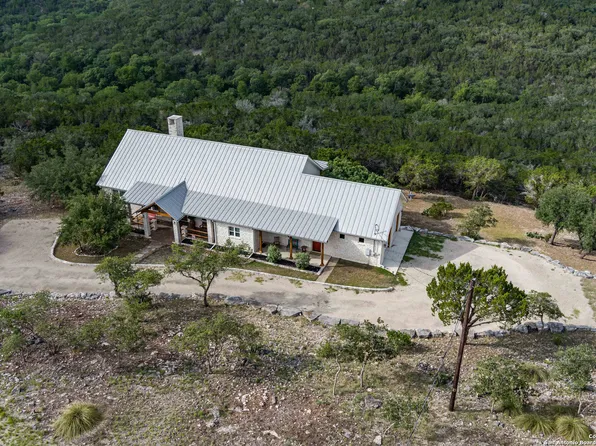 355 Japonica Rd, Hunt, TX 78024