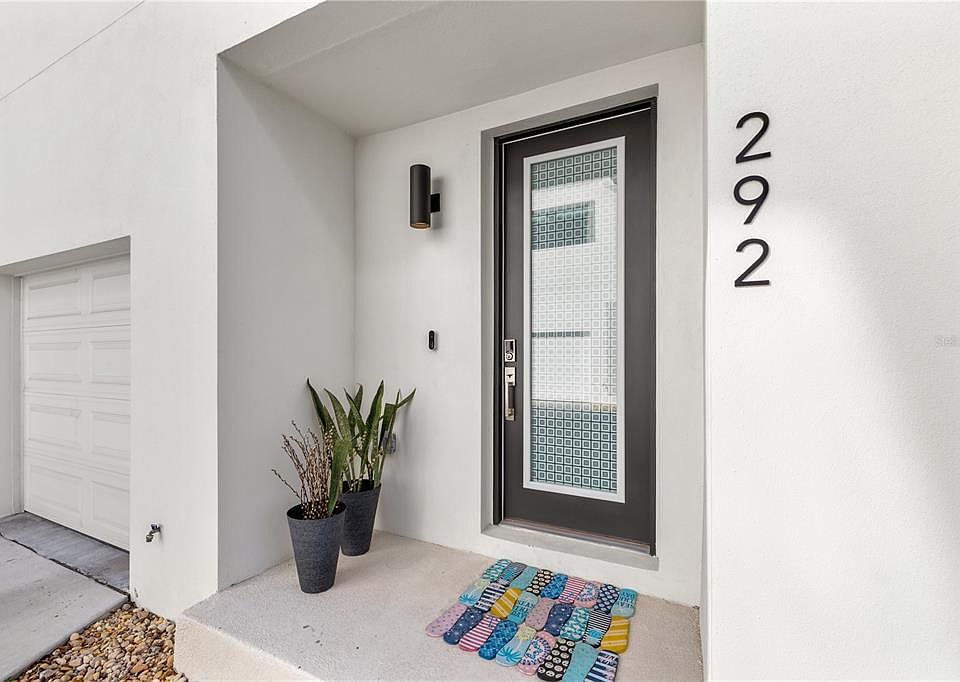 1st image of 292 15TH STREET N