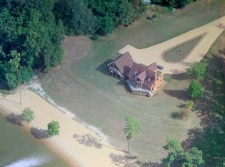 484 Driftwood Shores Dr, Spring Grove, VA 23881