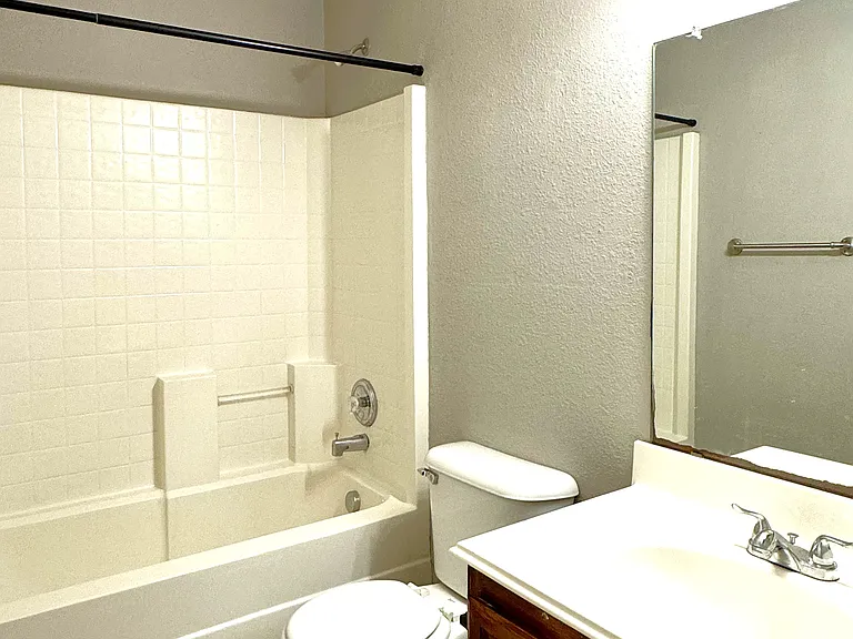 5301 Comanche Wells Dr — Photo 12