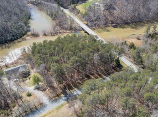 1 Inlet Dr, Wirtz, VA 24184