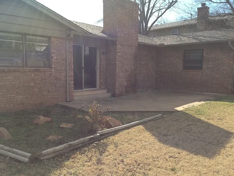 343 Woodcrest Dr — Photo 14