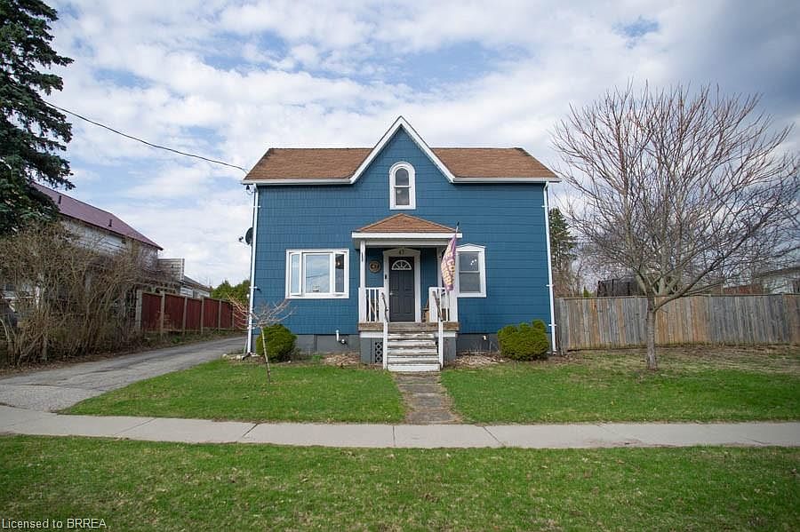 1st image of 47 Simcoe St