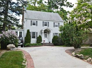 25152 Gaskell Rd, Little Neck, NY 11362