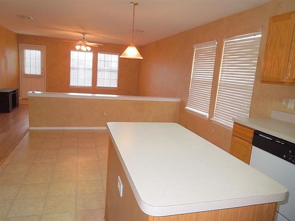 4th image of 2708 Terrace Dr