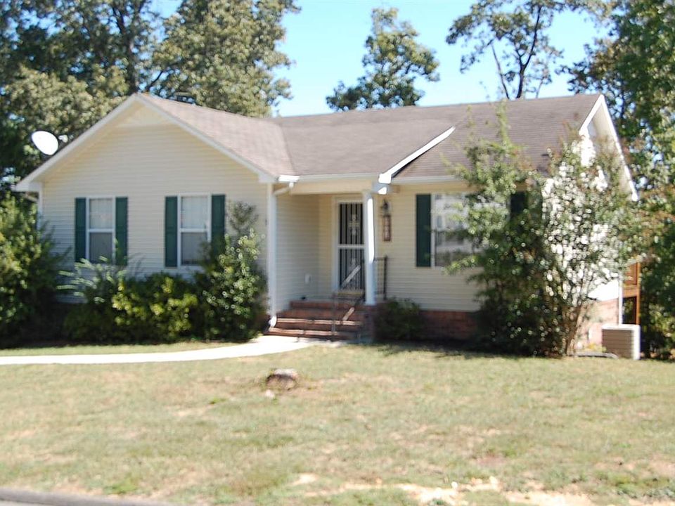 1st image of 3904 Gibson Dr NE