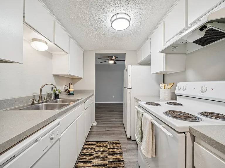 Cedar Park Apartments — Photo 12