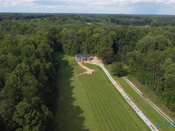 12610 Haw Branch Ln, Amelia Court House, VA 23002