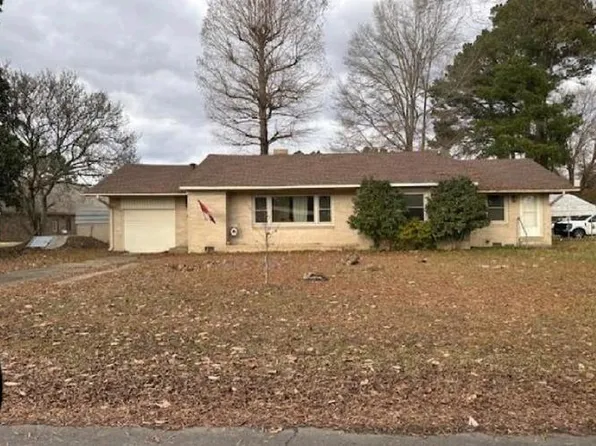 302 W 2nd St, Poyen, AR 72128