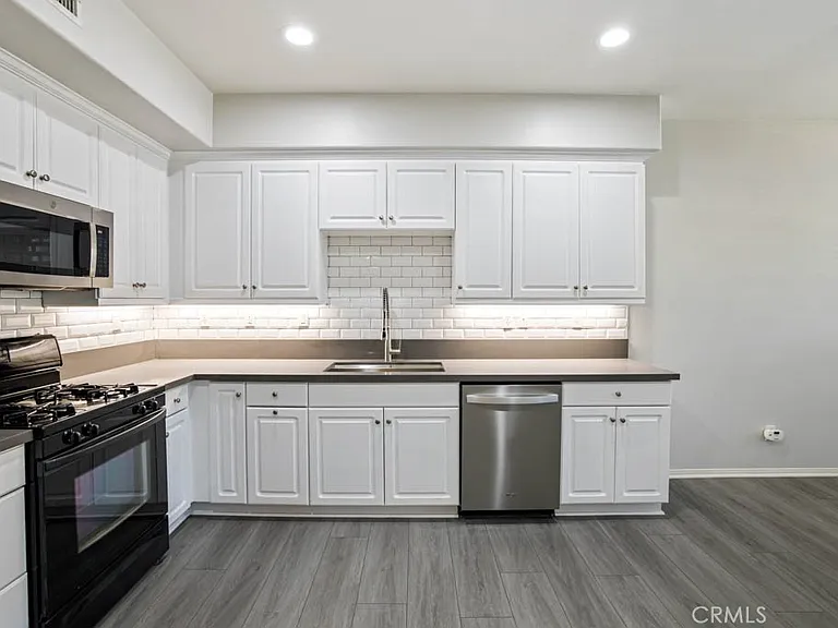 297 Tustin Field Dr — Photo 16