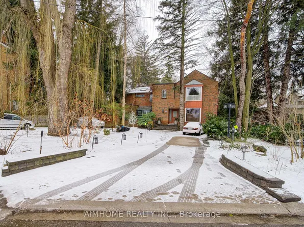 40 Donino Ave, Toronto, ON M4N 2W7