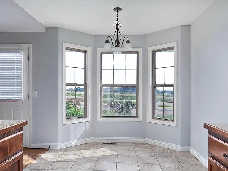 2604 W Garton Rd — Photo 3