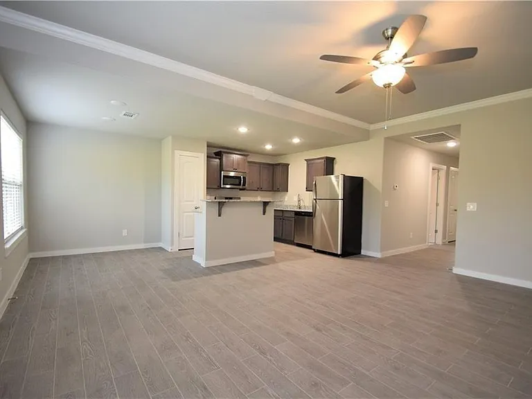 540 Vee St — Photo 2