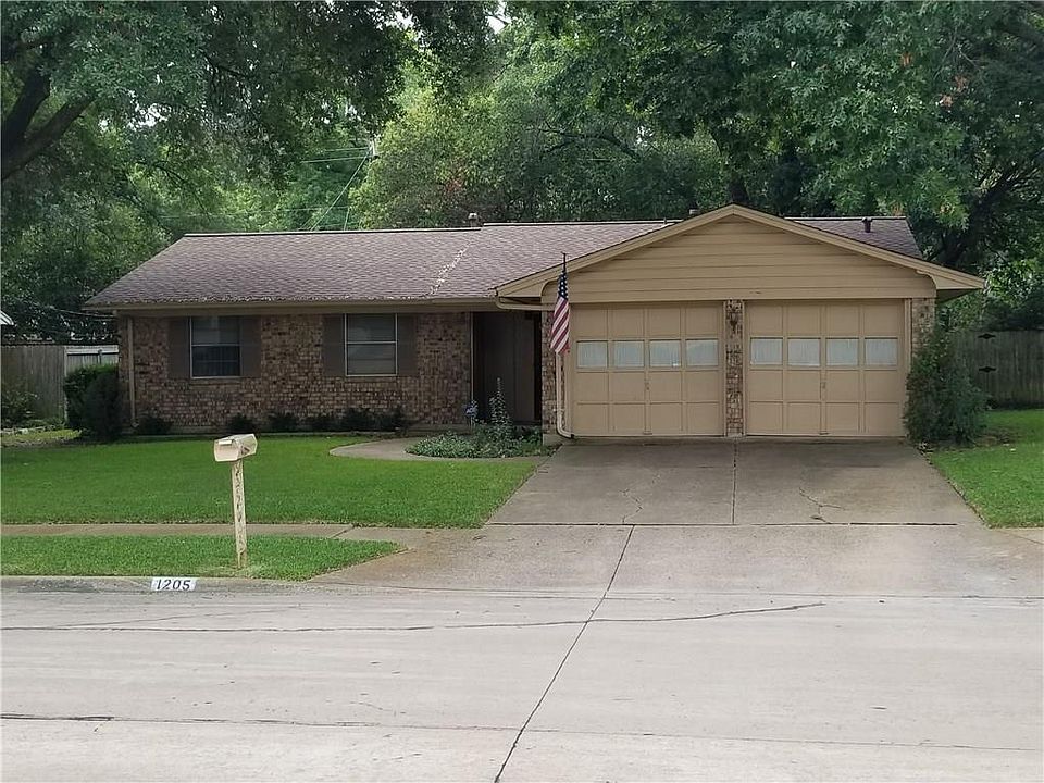 1st image of 1205 Austin Dr