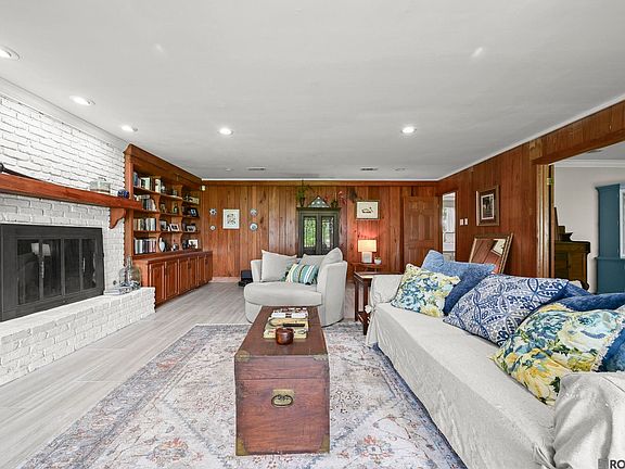 5th image of 6676 Island Rd