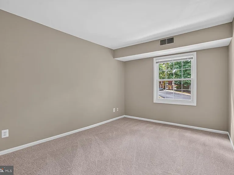 5905 E Noblestown Rd #E — Photo 14