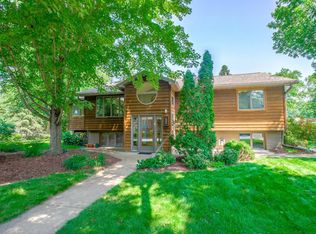 2324 Oakridge Rd, Stillwater, MN 55082