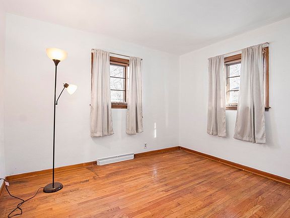 5th image of 1244 Sorin St