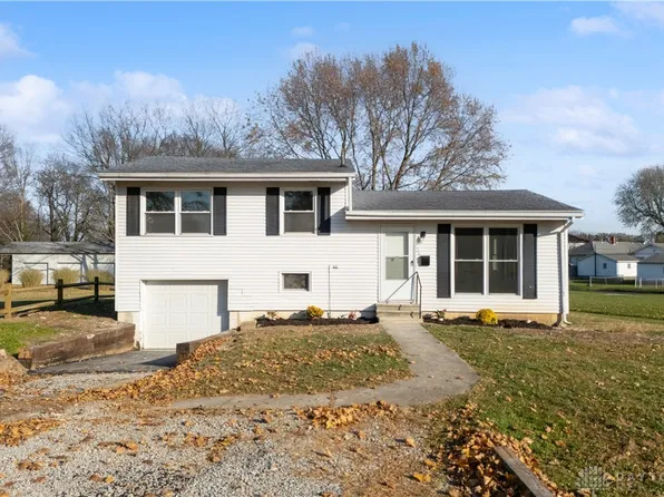 207 Ford Dr, Piqua, OH 45356