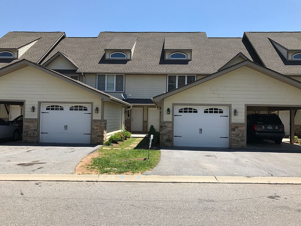front view of townhouse