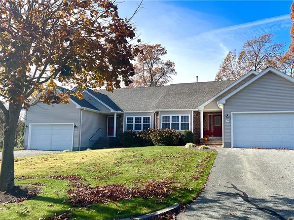 140 Spencer Woods Dr Unit 140, East Greenwich, RI 02818