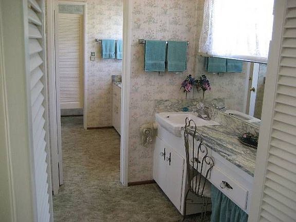 Ladies dressing room