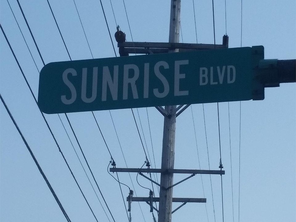 2nd image of 9660 Cove Dr Unit 20F