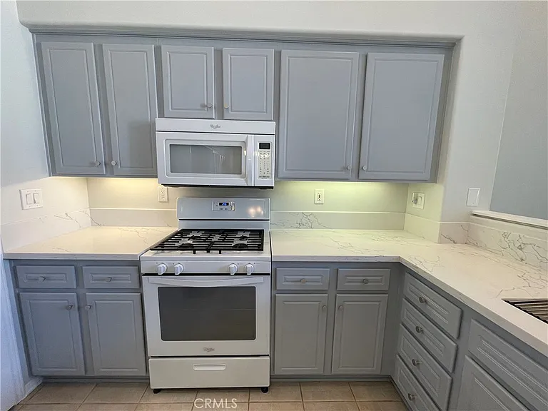 2403 Ladrillo Aisle #51 — Photo 9