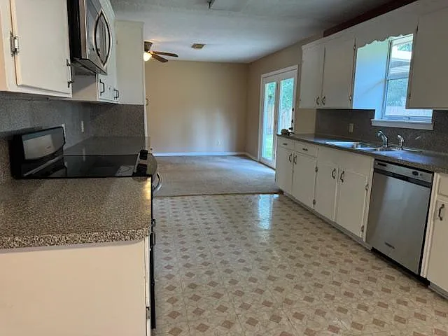 6325 Friartuck Ln — Photo 2