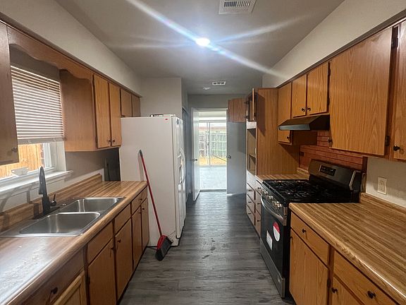 5th image of 4886 S 87th Ave E