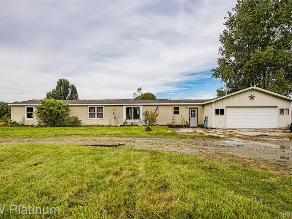 5631 Fargo Rd, Avoca, MI 48006