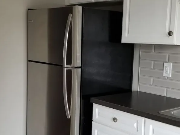 2005rt27llc - Fox & Foxx Brookview At Edison, 7 Casey Ave #C5, Edison, NJ 08817