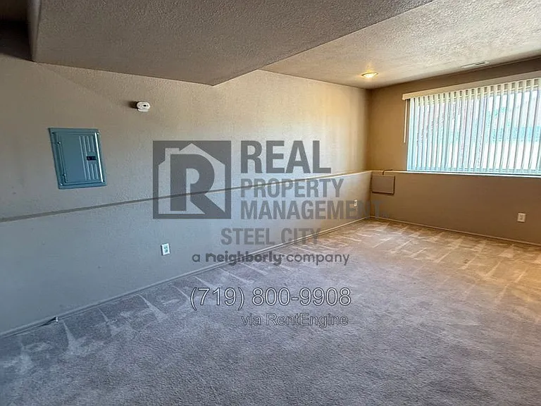 996 S Palomar Dr — Photo 10
