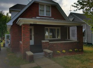 1212 E Hazard Ave, Peoria Heights, IL