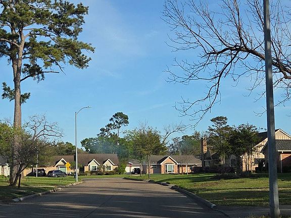 4th image of 2315 Brookmere Dr