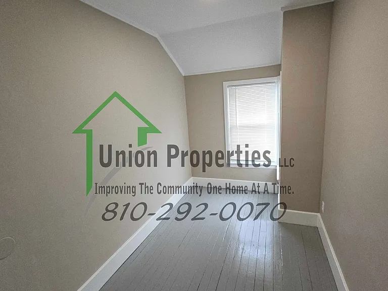 516 Glenwood Ave — Photo 17